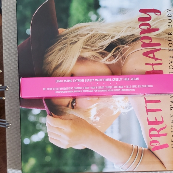 ❤️ Jeffree Star Cosmetics Velour Lip Liner ❤️ - Picture 5 of 6